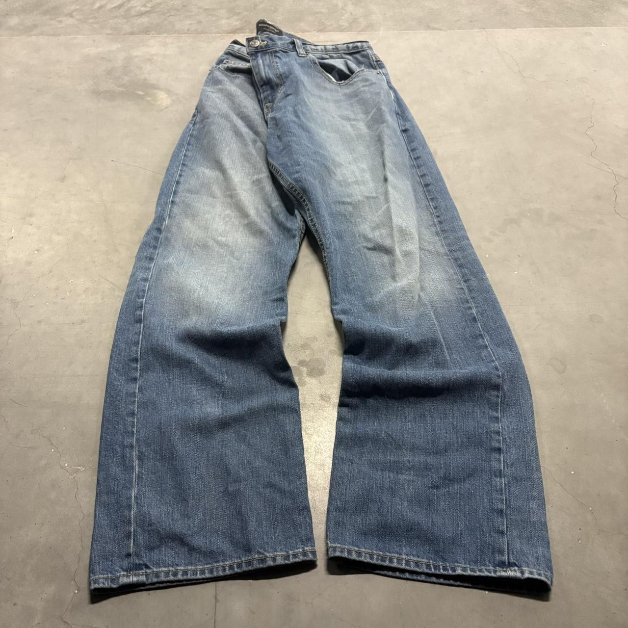 Banana Republic Crazy Vintage Y2K/2000s Straight Fit Banana Republic Medium Wash Denim Jeans! Size US 35 - 3 Thumbnail