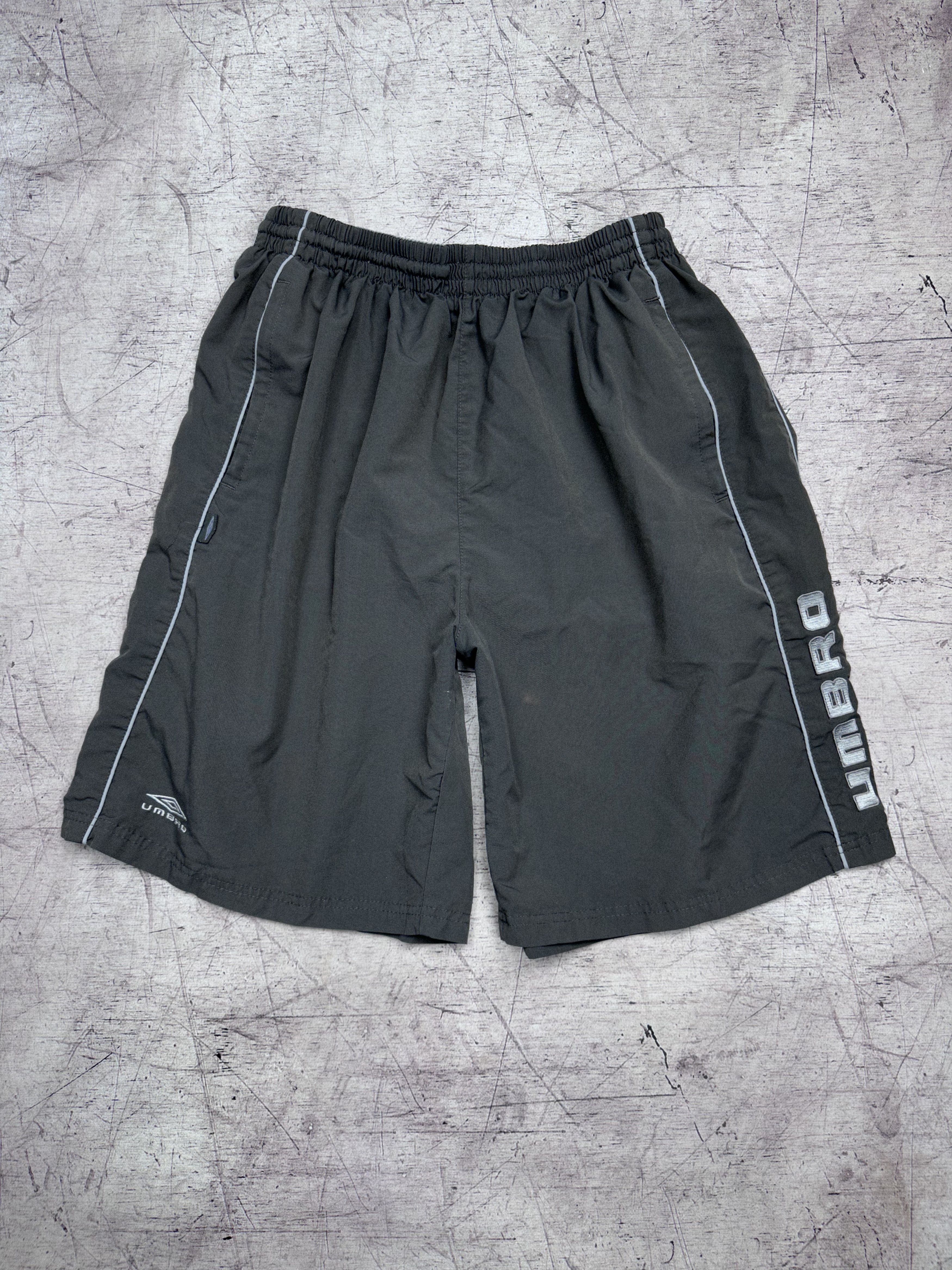 Umbro Umbro Vintage Mens Nylon Shorts Size US 38 / EU 54 - 1 Thumbnail