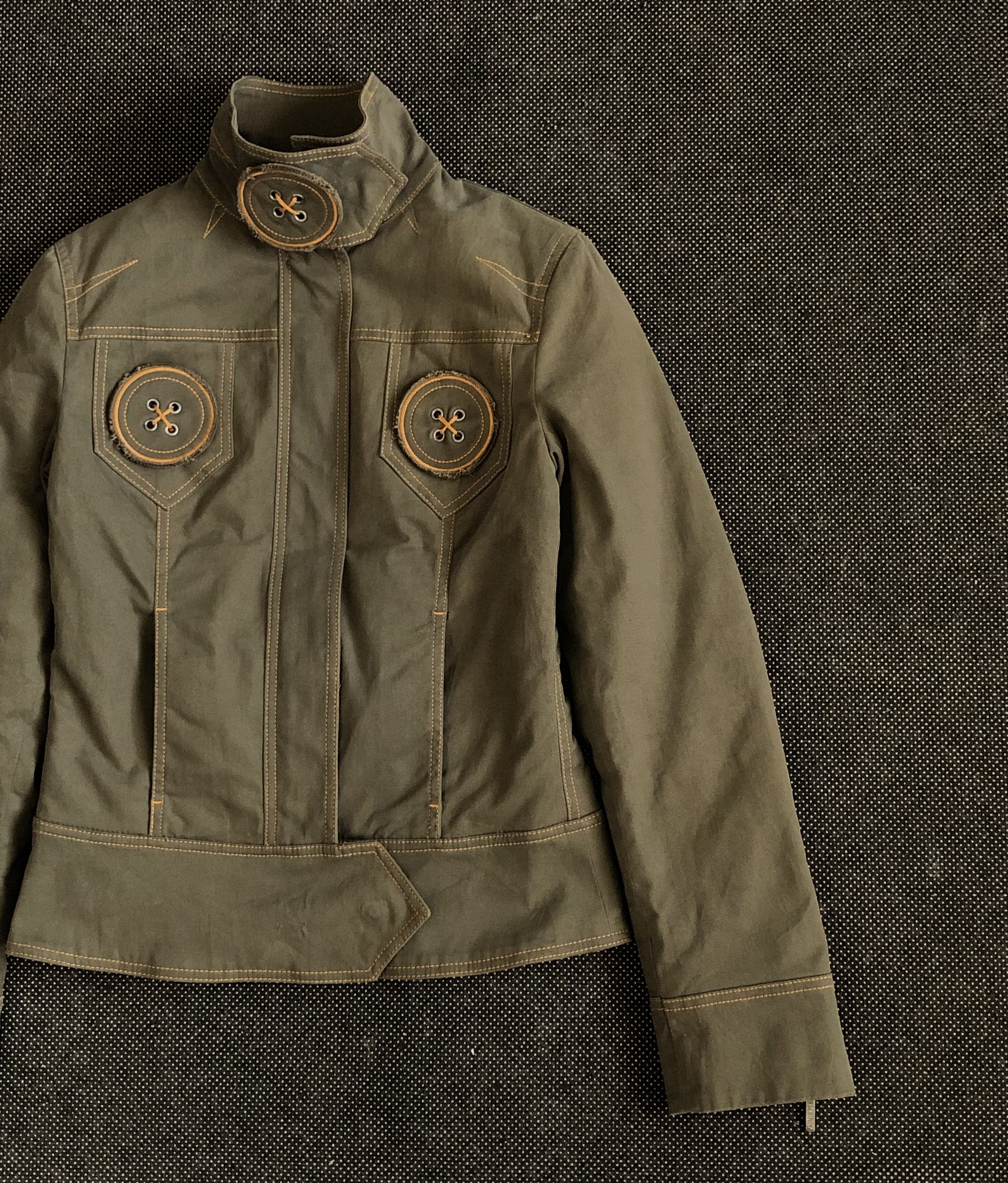 Moschino VINTAGE MOSCHINO JEANS BUTTON ACCENT JACKET MILITARY Size XS / US 0-2 / IT 36-38 - 4 Thumbnail