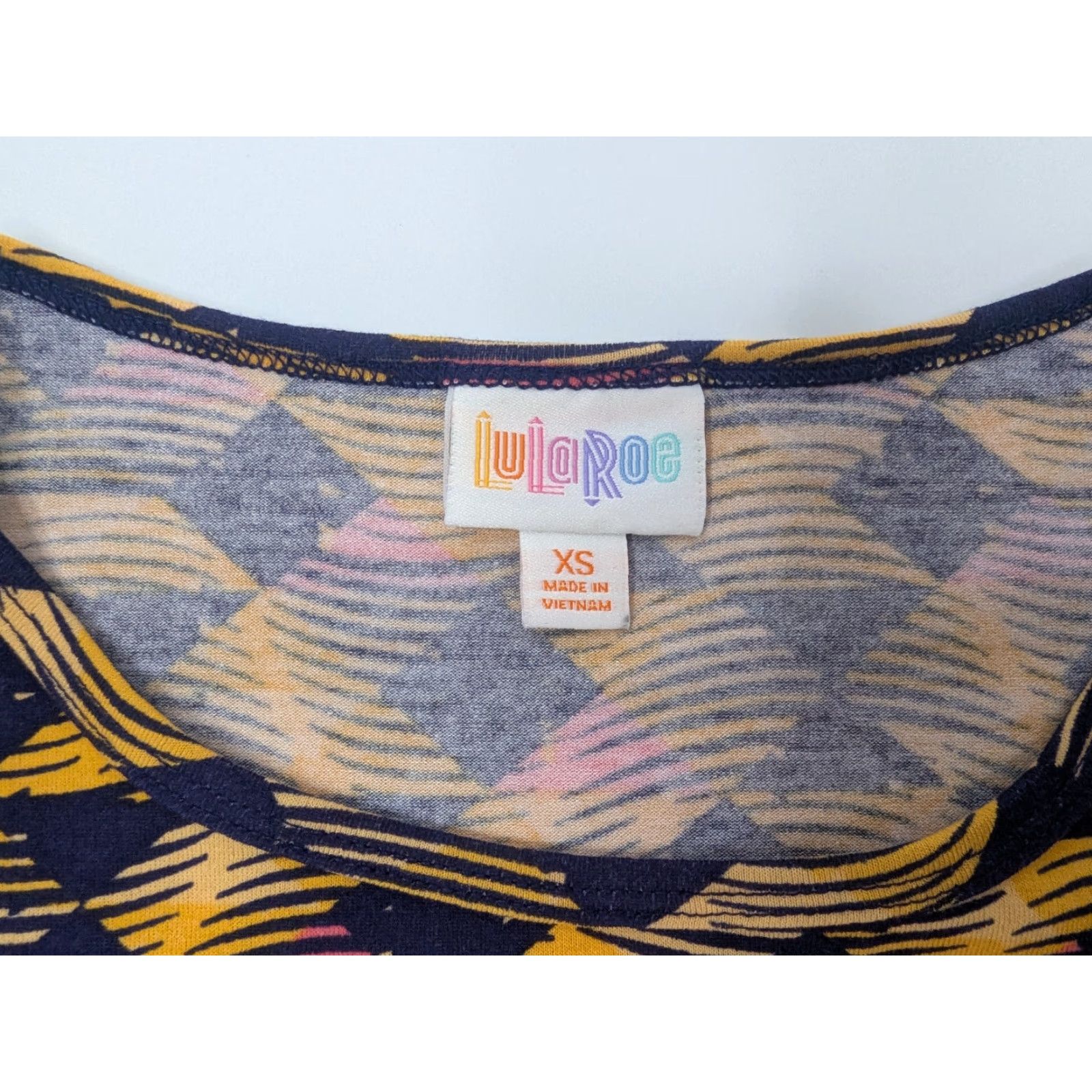 Vintage VINTAGE NWT LulaRoe Irma Tunic Womens XS Geometric Yellow Stretch Shirt Size XS / US 0-2 / IT 36-38 - 5 Thumbnail