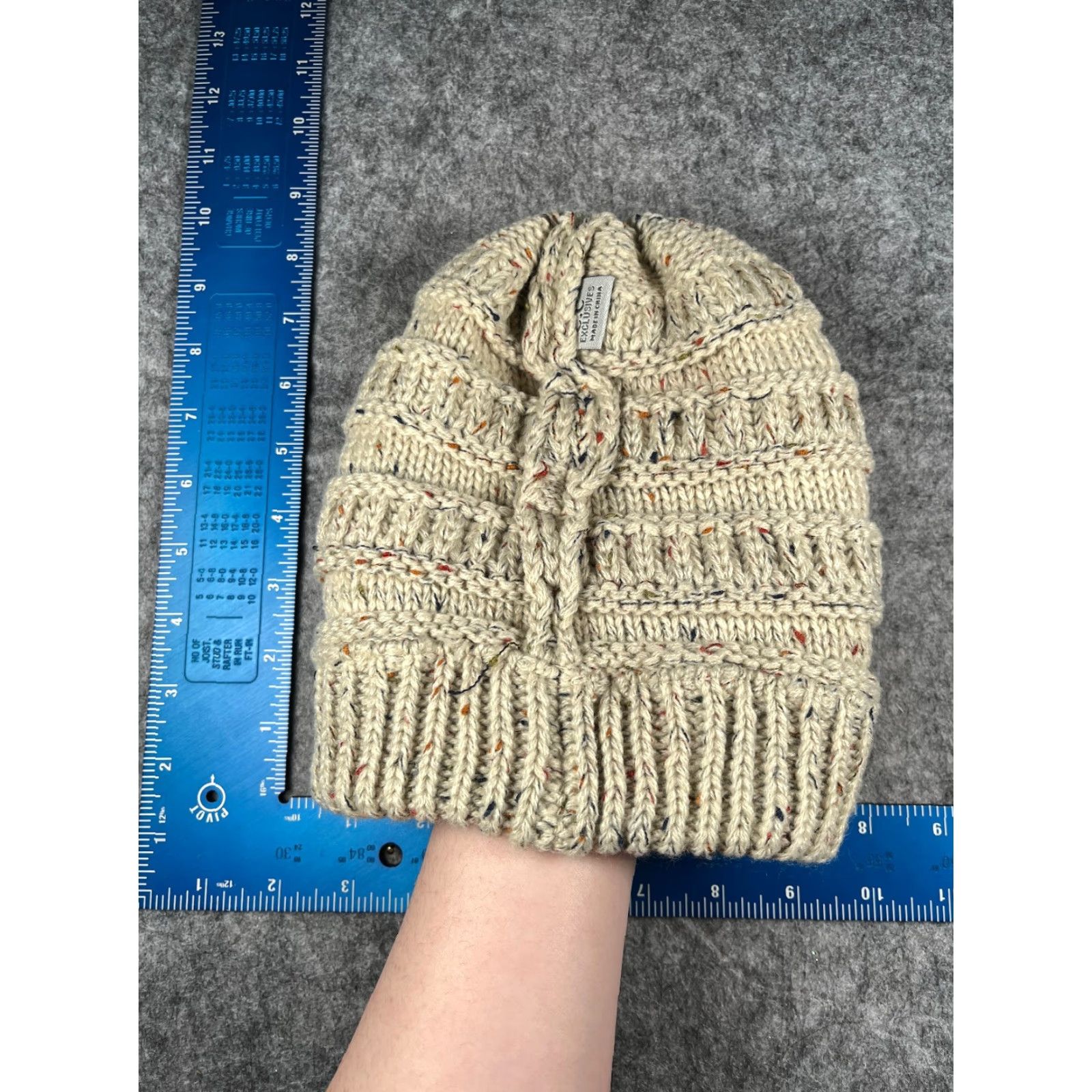 Vintage C.C Exclusives Beanie Toque Womens One Size Beige Confetti Knit Acrylic Fall Ski Hat/Cap Beanie Womens One Size Beige Knit Acrylic Outdoor Ski Size ONE SIZE - 6 Thumbnail