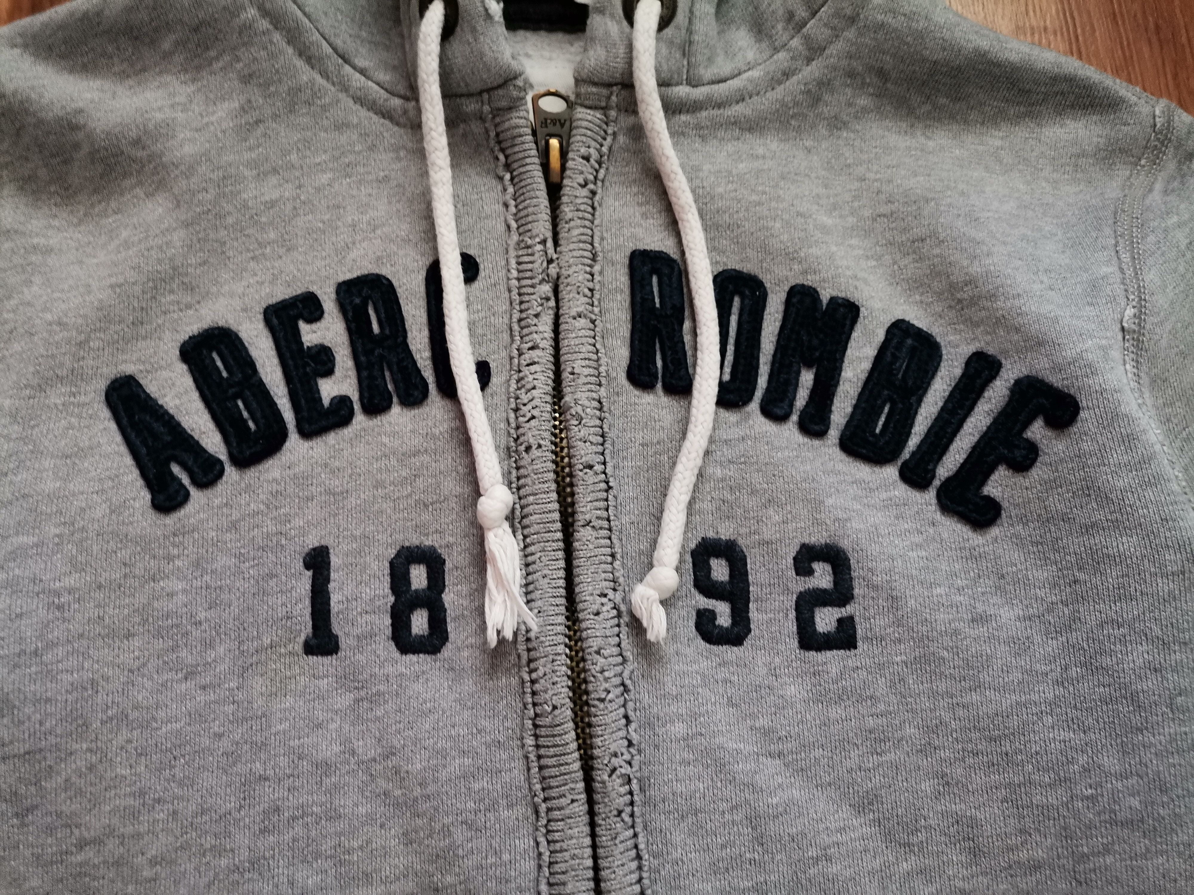 Abercrombie & Fitch Abercrombie & Fitch Distressed Zip Up Hoodie Size US S / EU 44-46 / 1 - 2 Thumbnail