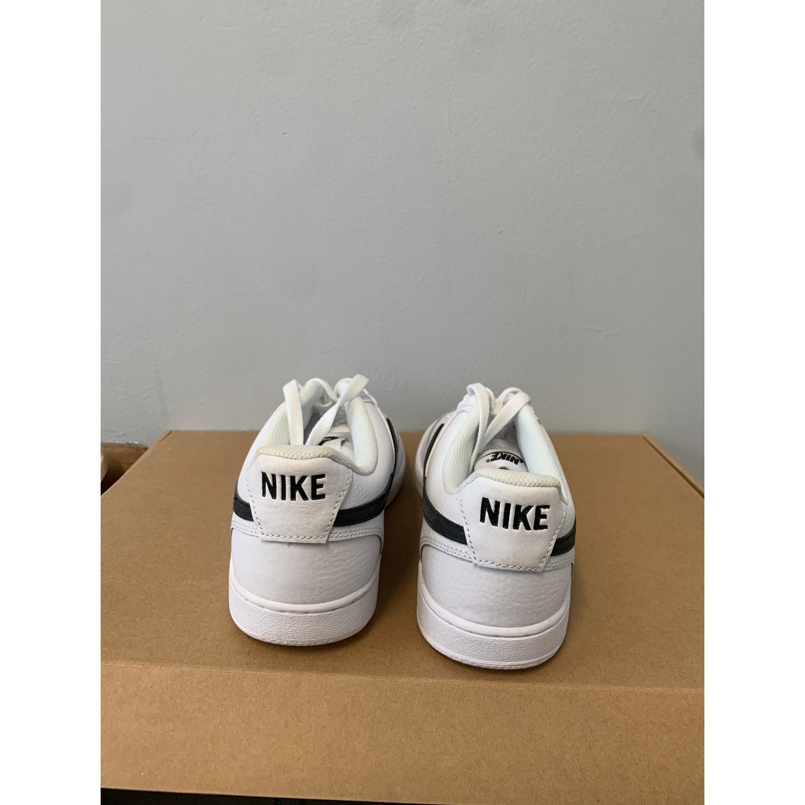Nike Nike Court Vision Low White Black Size 11 Worn Once Size US 11 / EU 44 - 3 Thumbnail