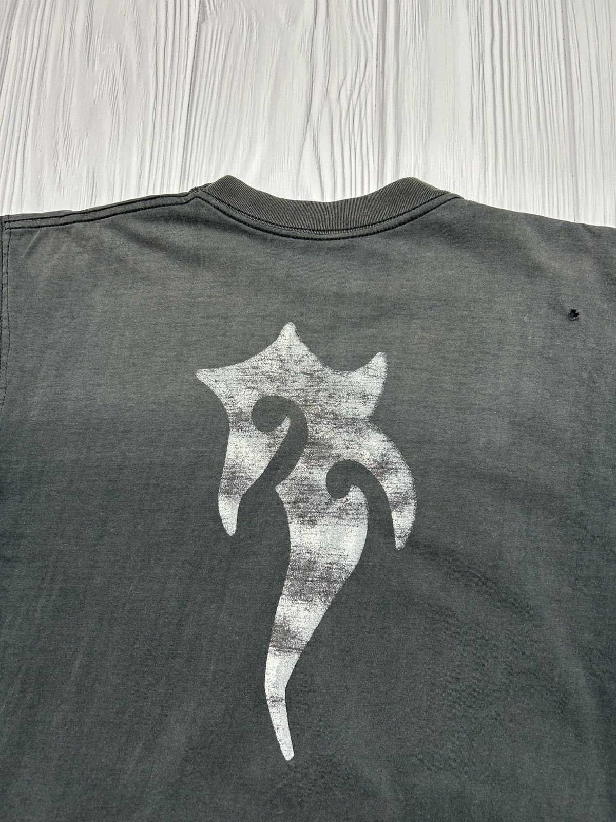 Vintage Vintage Y2K Never Land Tribal T-Shirt Size US S / EU 44-46 / 1 - 18 Thumbnail