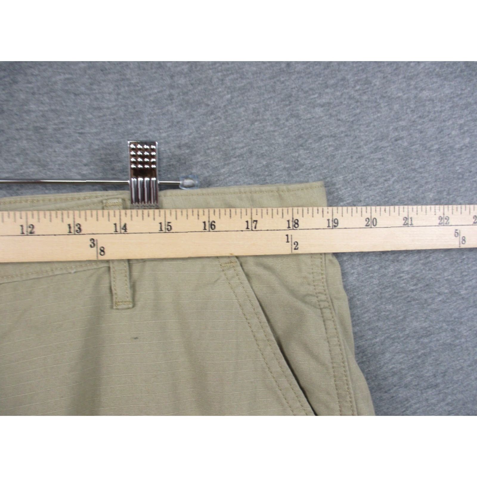 Levi's Levi's Cargo Shorts Men's 36 Khaki Cotton 10" Inseam Outdoor Hiking Size US 36 / EU 52 - 3 Thumbnail
