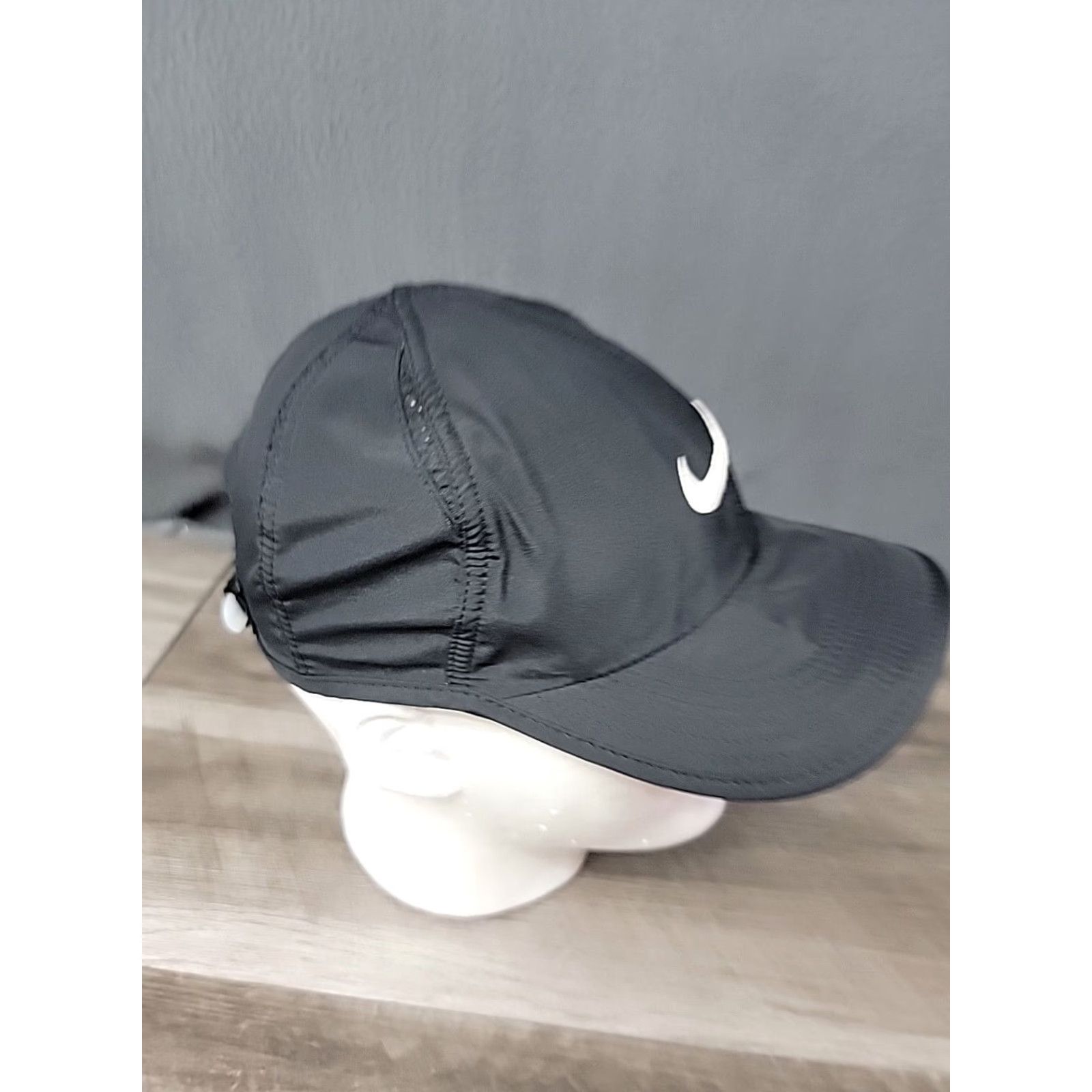 Nike Nike Hat Featherlight Dri-Fit Cap Black Golf Vented Adjustable One Size Running Unisex Adults Strap Back Swoosh Size ONE SIZE - 7 Thumbnail