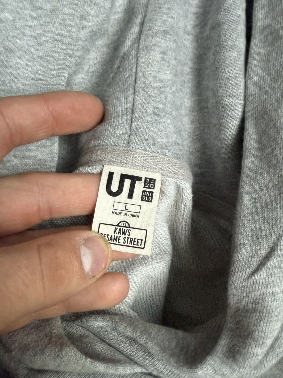 Kaws × Uniqlo Hoodie Uniqclo x kaws Size US M / EU 48-50 / 2 - 4 Thumbnail