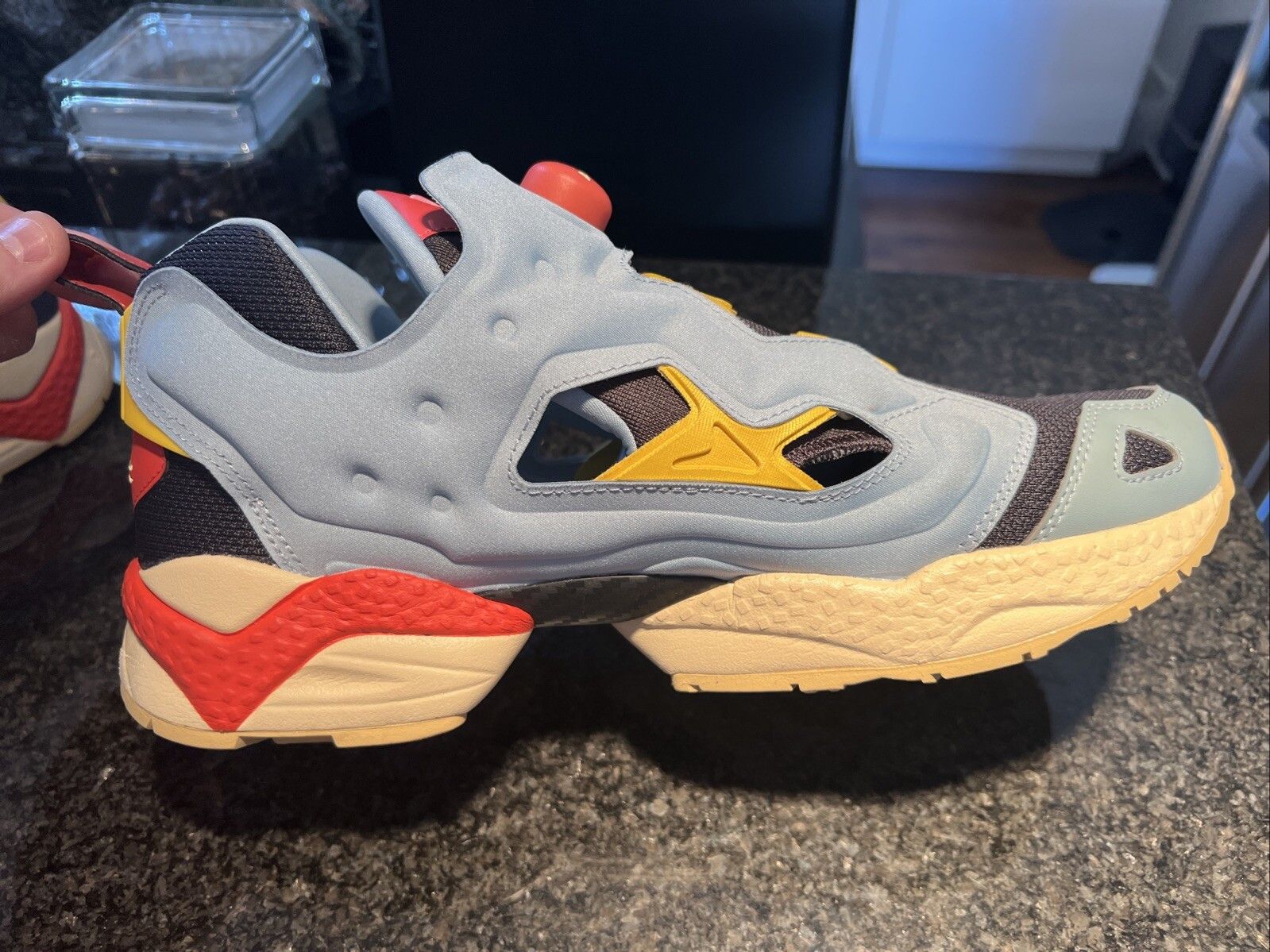 Reebok Reebok Pumps Classics x Looney Tunes US 10.5 Men Instapump Size US 10.5 / EU 43-44 - 2 Thumbnail