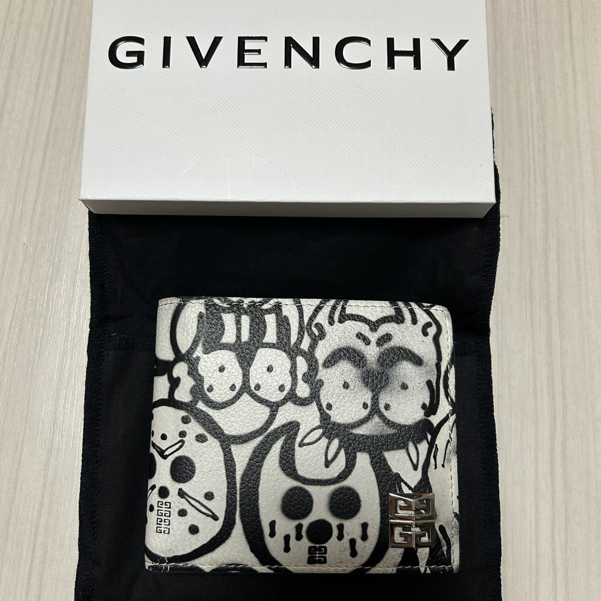 Givenchy Givenchy Chito Wallet | Grailed