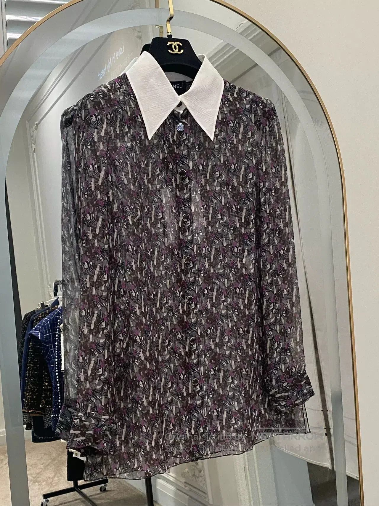 Chanel Chanel 2023 Green Silk Print Shirt. Size US XS / EU 42 / 0 - 1 Thumbnail