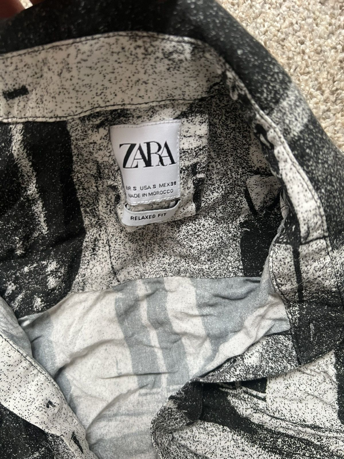 Zara Zara graphic button up Size US S / EU 44-46 / 1 - 2 Thumbnail