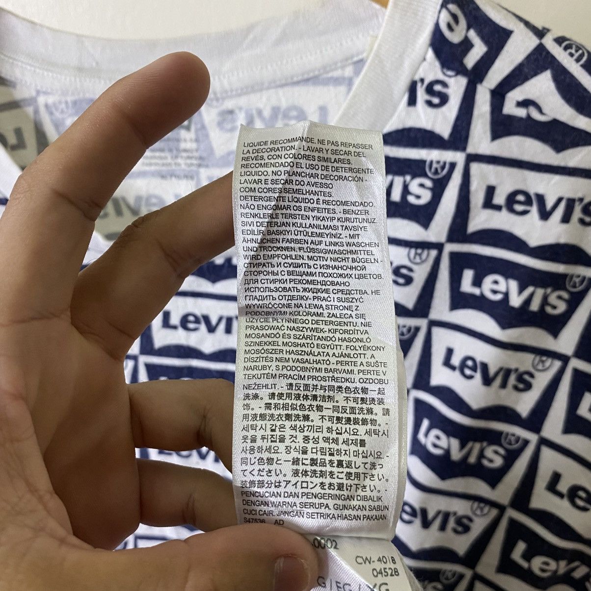 Levi's Levis All Over Print T Shirt Size US XL / EU 56 / 4 - 9 Thumbnail