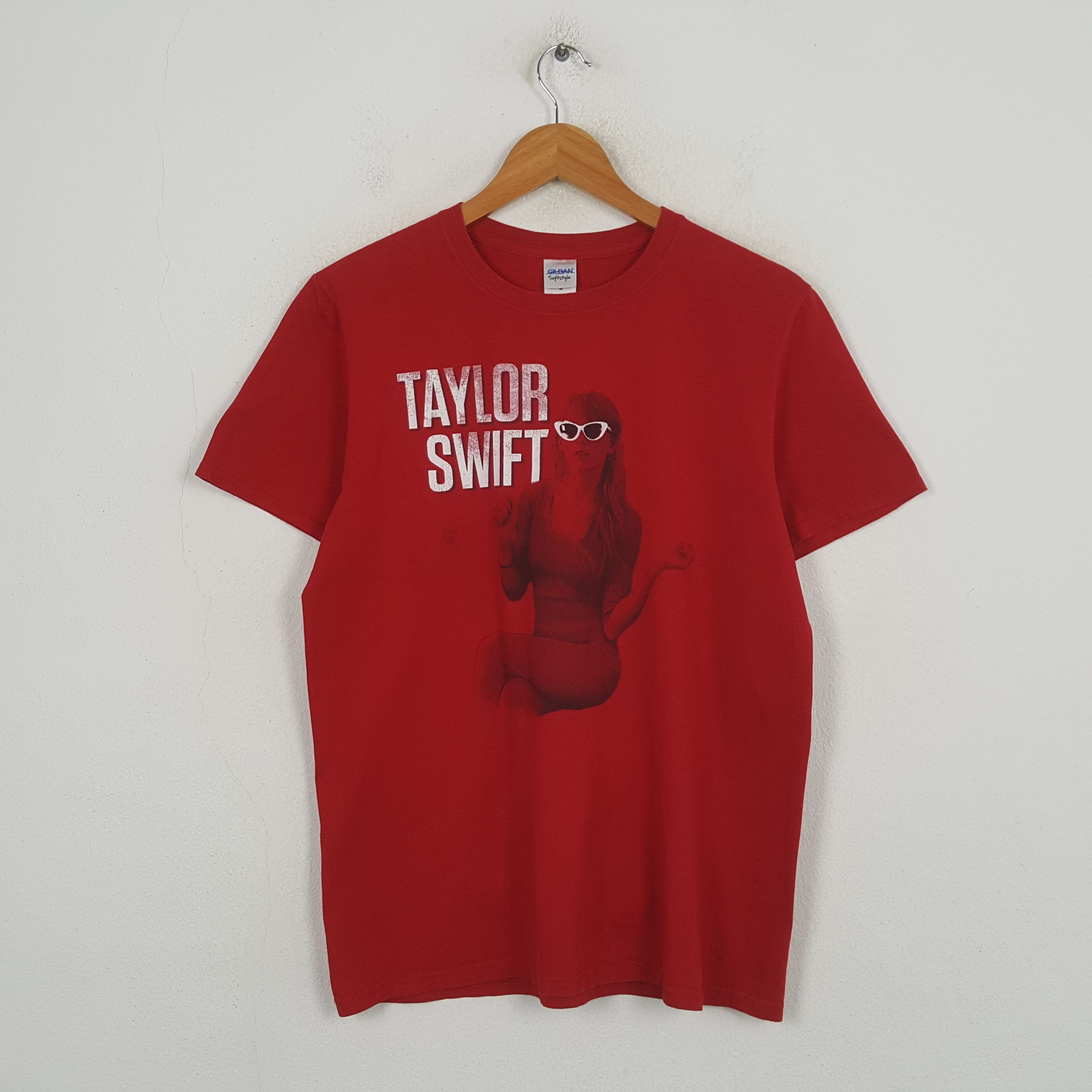 Band Tees Vintage Taylor Swift US Singer Songwriter T-Shirt C299N78 Size US M / EU 48-50 / 2 - 1 Thumbnail