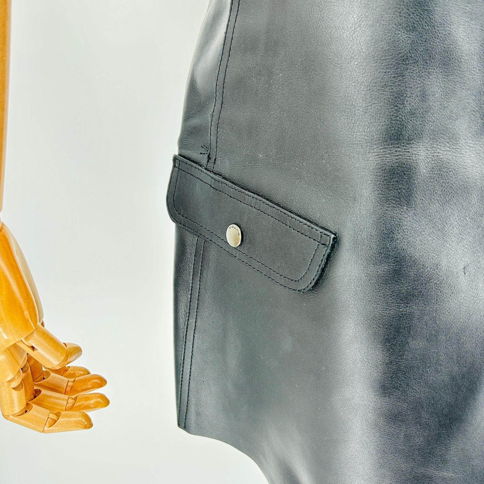 Coach Black Calf Leather Viscose Lined Cargo Pocket Mini Skirt Size 27" / US 4 / IT 40 - 2 Thumbnail