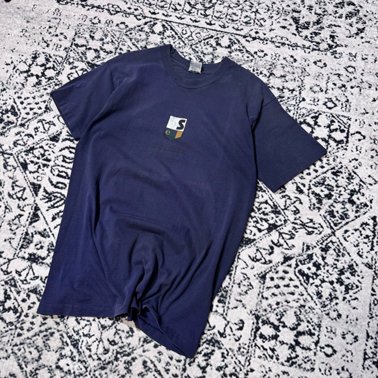 Vintage Vintage Navy Blue Cotton T-Shirt Size L Y2K 90s Spelout Logo Size US L / EU 52-54 / 3 - 2 Thumbnail