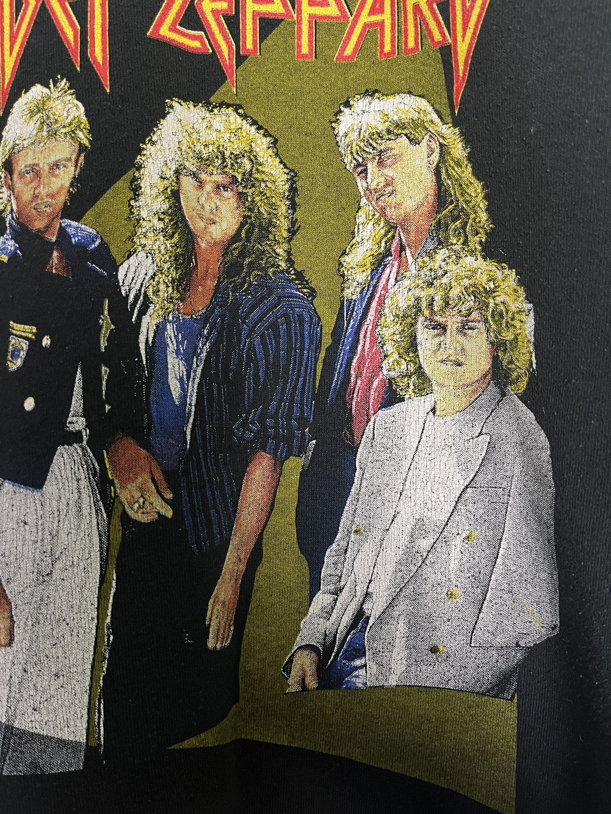Band Tees 1987 Def Leppard vintage hysteria crewneck Size US L / EU 52-54 / 3 - 6 Thumbnail