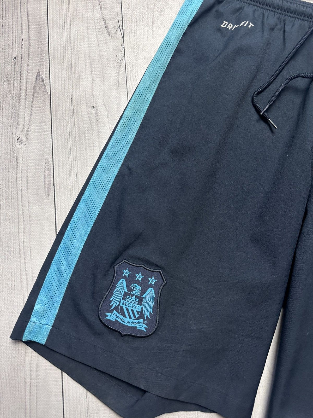 Nike × Vintage Vintage Nike Manchester City soccer shorts size S logo Size US 30 / EU 46 - 2 Thumbnail