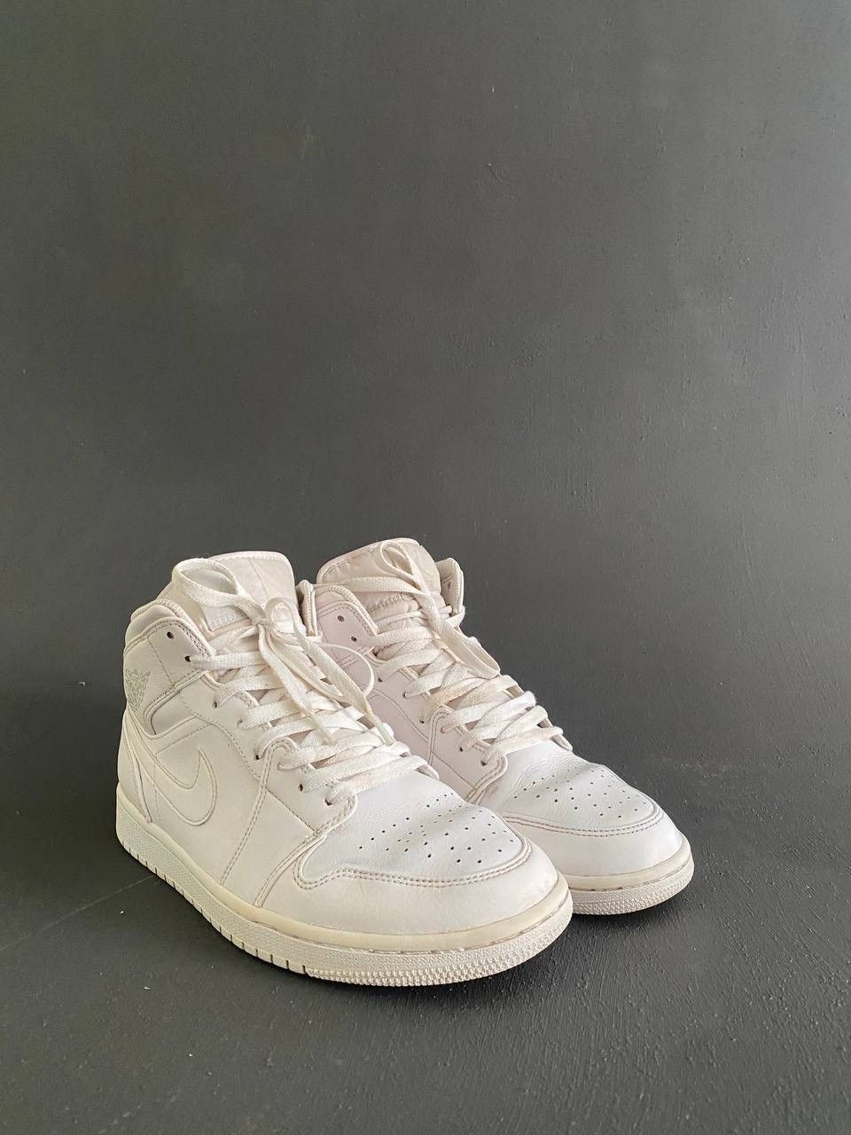 Jordan Brand Nike Air Jordan 1 Mid (Triple White). Size US 10 / EU 43 - 2 Thumbnail
