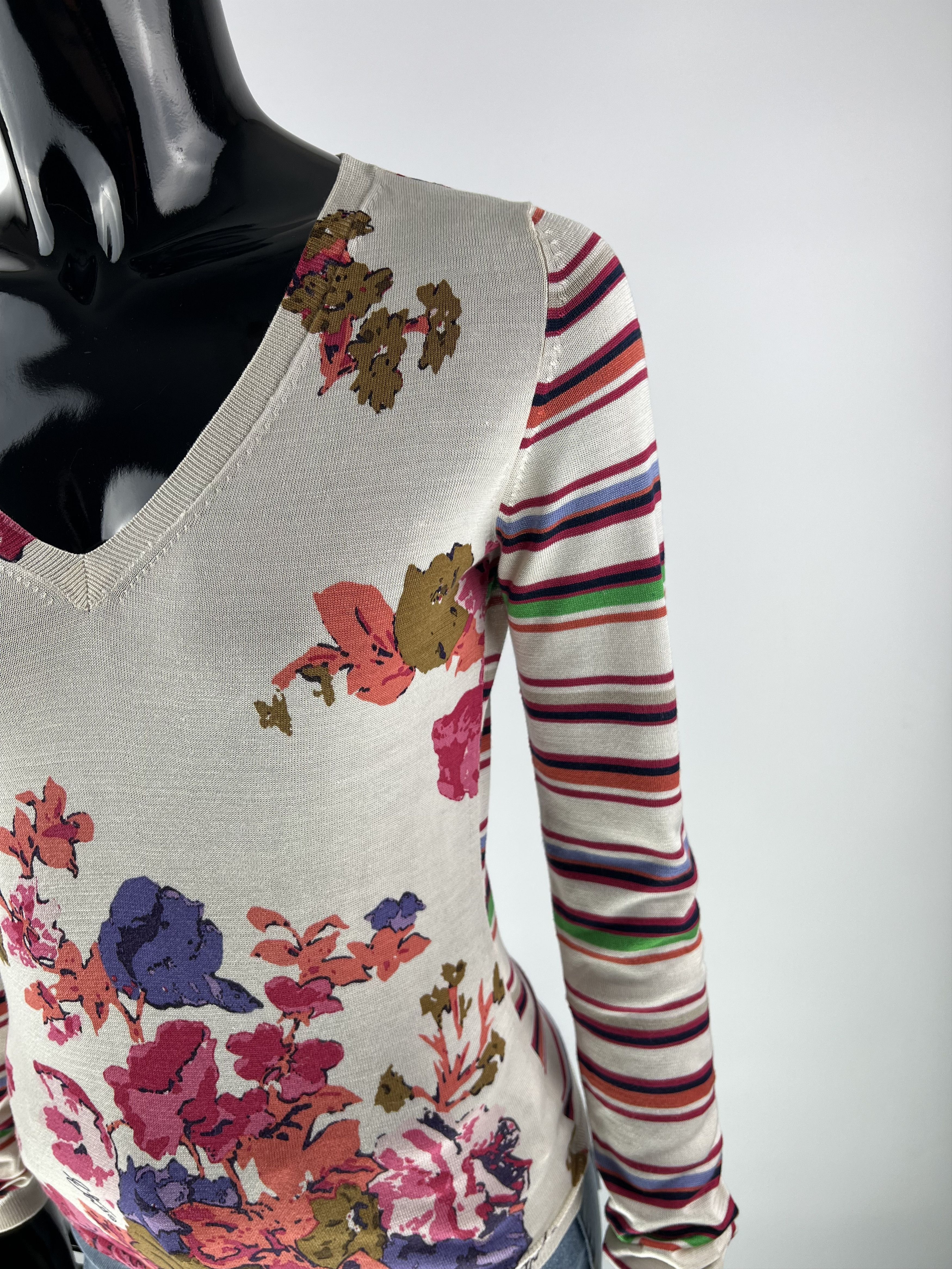 Etro Etro Silk V-Neck Sweater Floral Print Size 40 Size S / US 4 / IT 40 - 4 Thumbnail