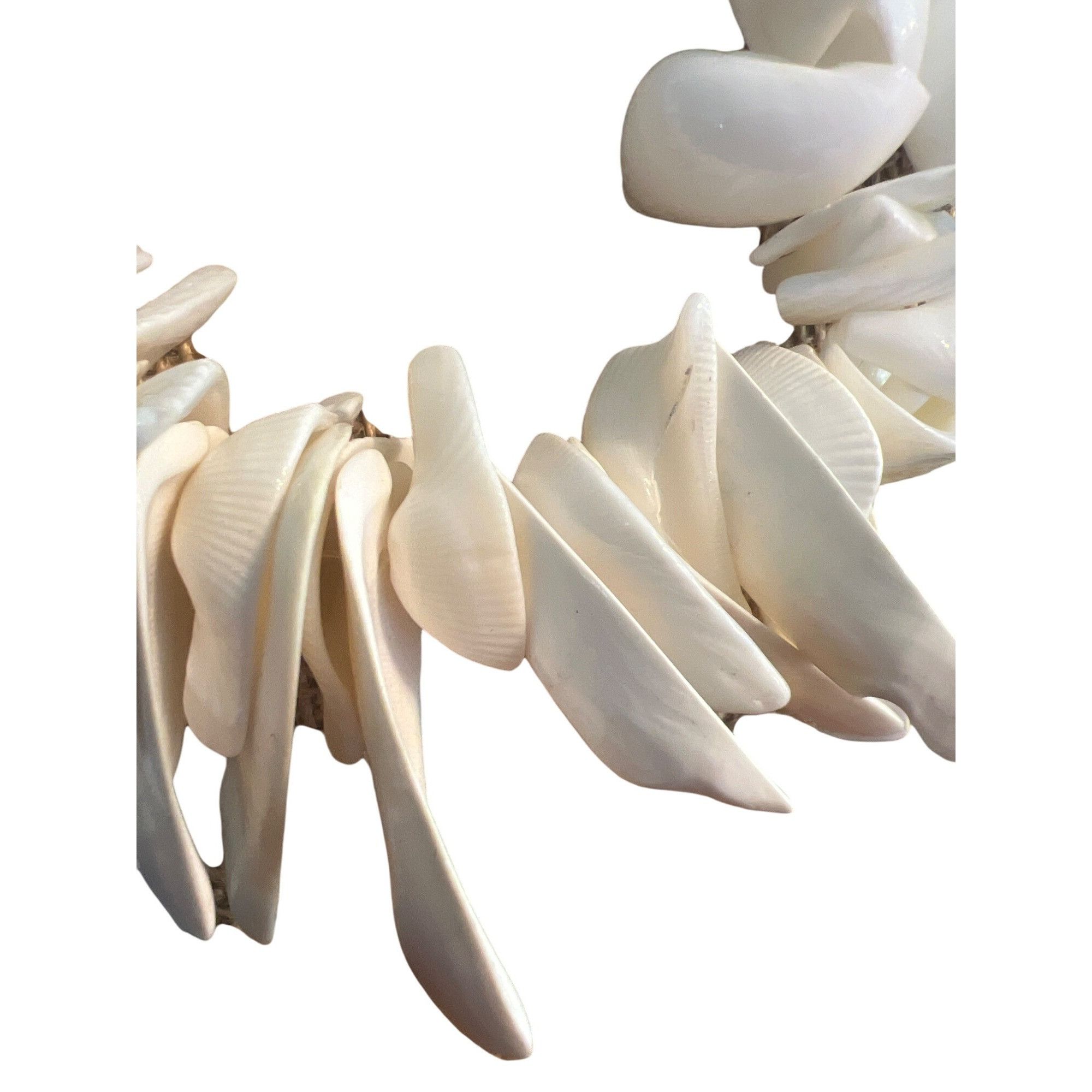 Other Vintage White Puca Shell Statement Necklace Chips Cowrie She Size ONE SIZE - 2 Thumbnail