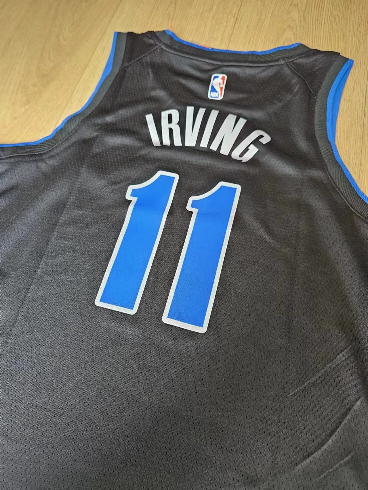 NBA Dallas Mavericks #11 Kyrie Irving Jersey Size US L / EU 52-54 / 3 - 3 Thumbnail
