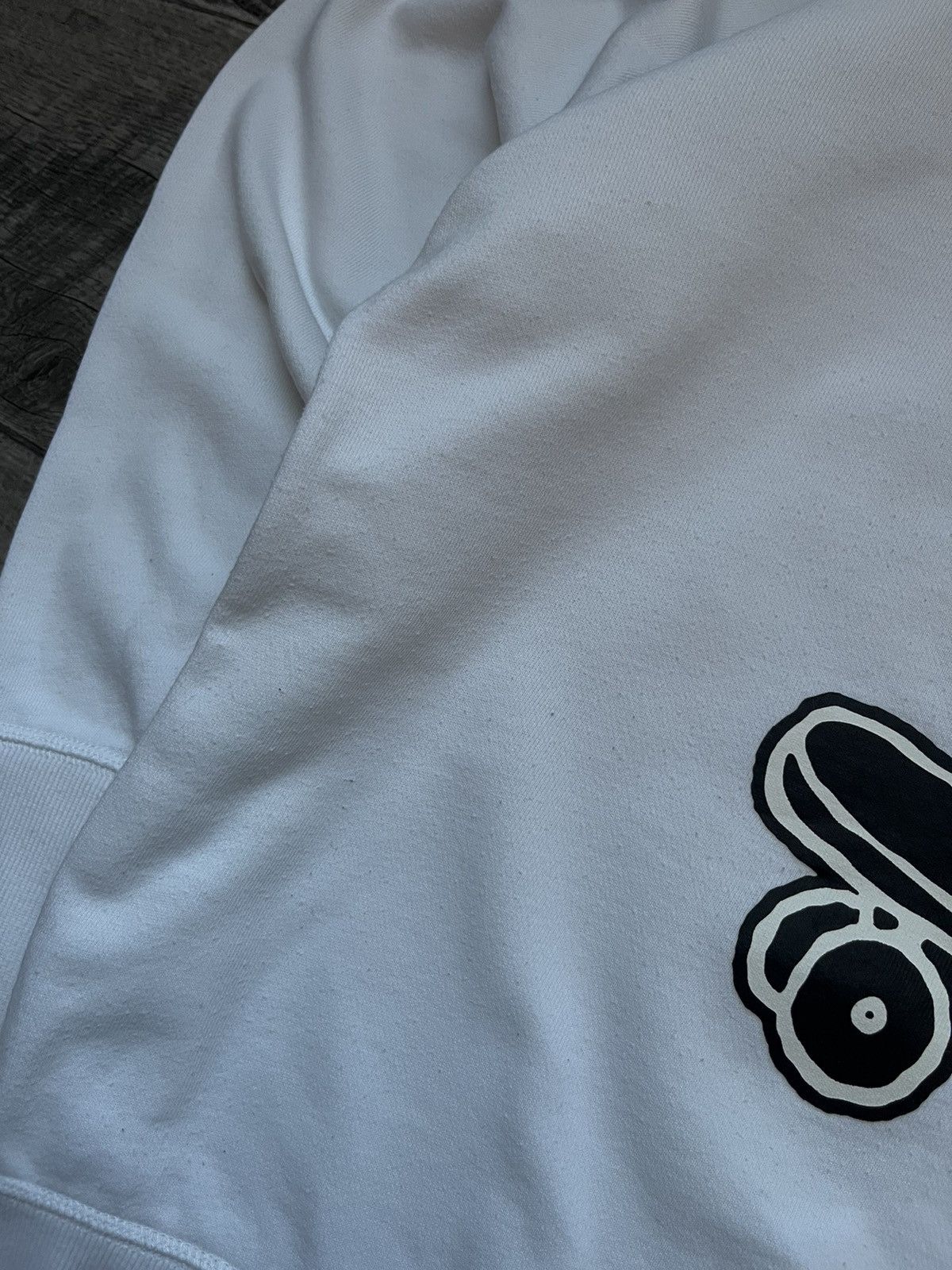 Kaws × Peanuts × Uniqlo KAWS x Snoopy Skateboarding White Sweatshirt Size US XXL / EU 58 / 5 - 4 Thumbnail