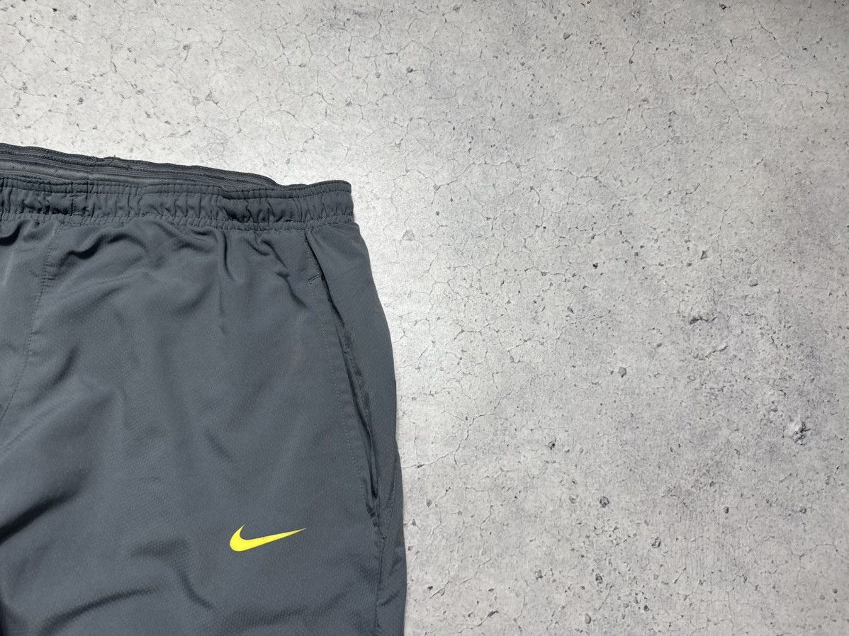 Nike Nike Total 90 Vintage Nylon Track Pants Drill Swoosh Y2K Size US 34 / EU 50 - 3 Thumbnail