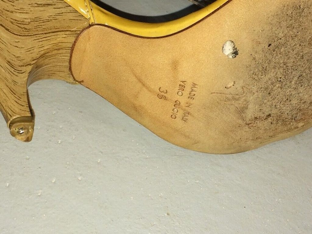 Giuseppe Zanotti Giuseppe Zanotti T-Strap Mustard Yellow Sandals W 5 (35) Size US 5 / IT 35 - 6 Thumbnail