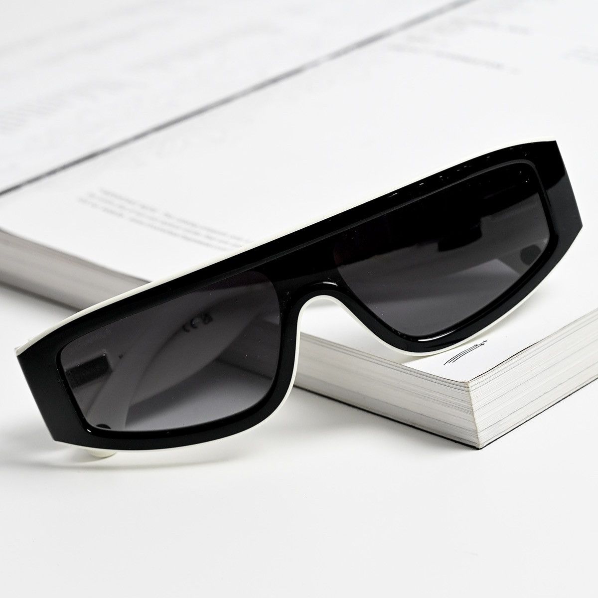 Chanel CHANEL 0CH6057 SUNGLASSES Size ONE SIZE - 7 Thumbnail
