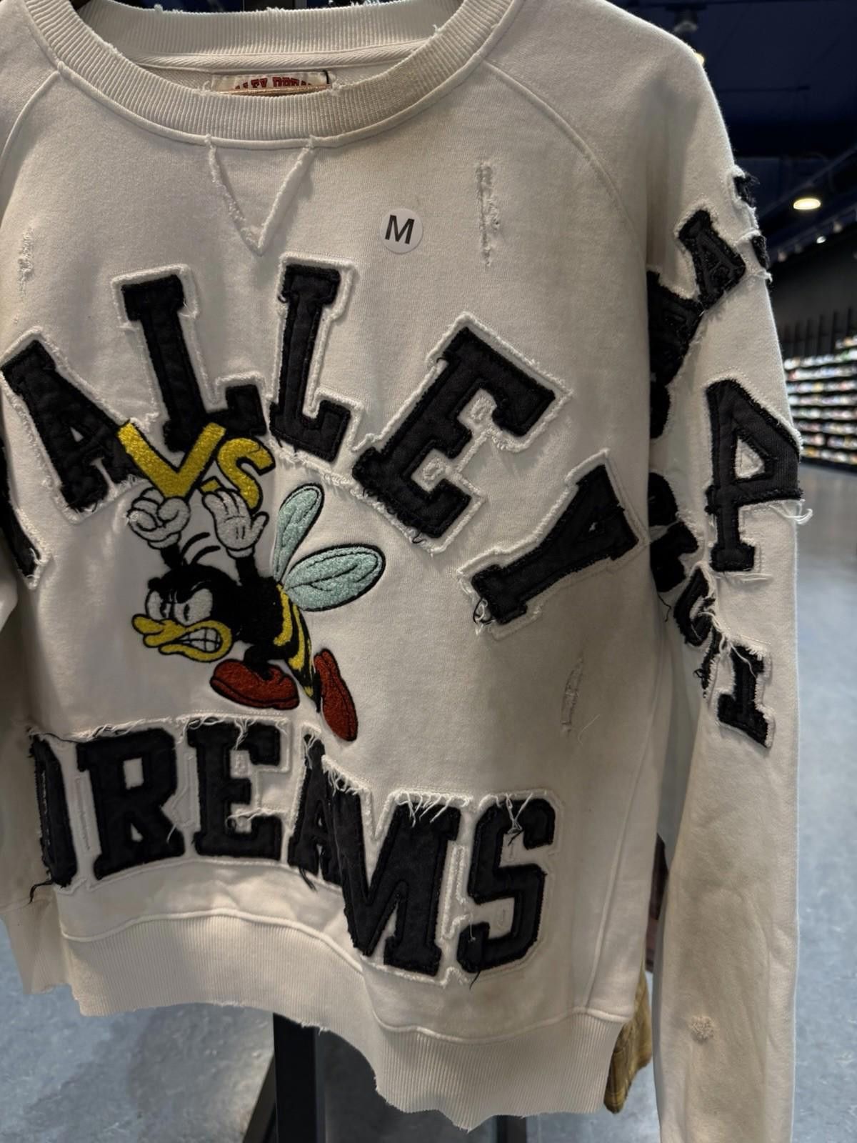 Other Insignia Crewneck Size Medium, Brand New Valley Dreams White Size US M / EU 48-50 / 2 - 4 Thumbnail