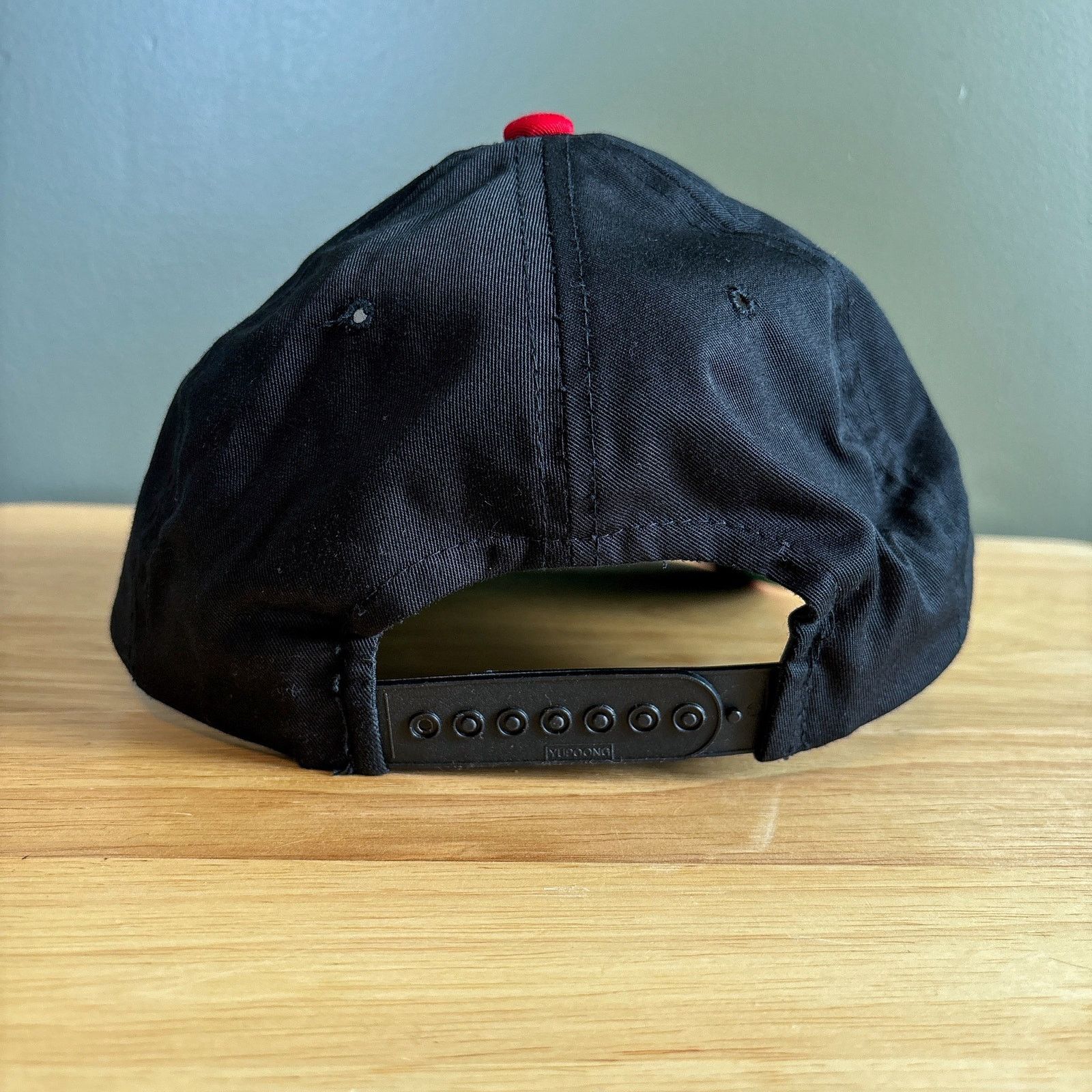 Vintage VTG Garth Brooks Country Music Tour Red Black SnapBack Hat Size ONE SIZE - 4 Thumbnail