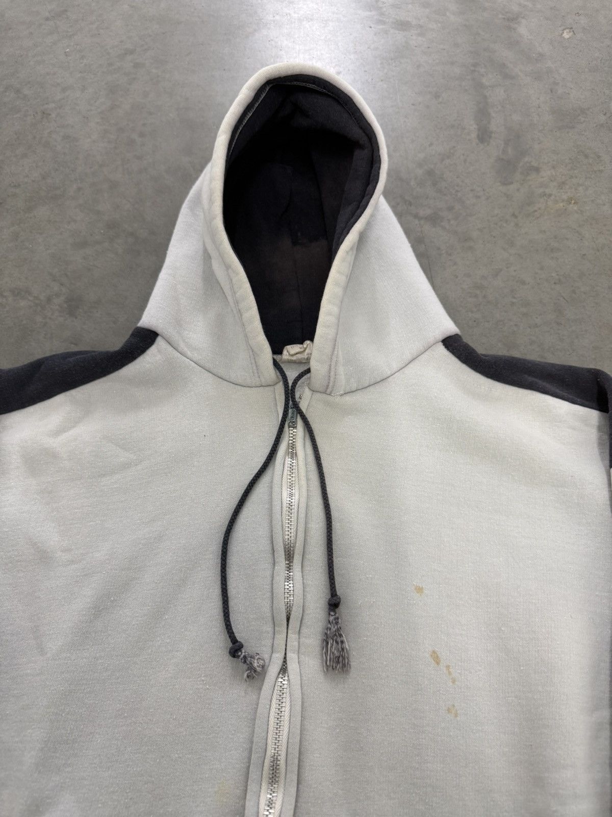 Japanese Brand Vintage Faded White Navy YKK Zipper Hoodie 80s USA Large Size US L / EU 52-54 / 3 - 4 Thumbnail
