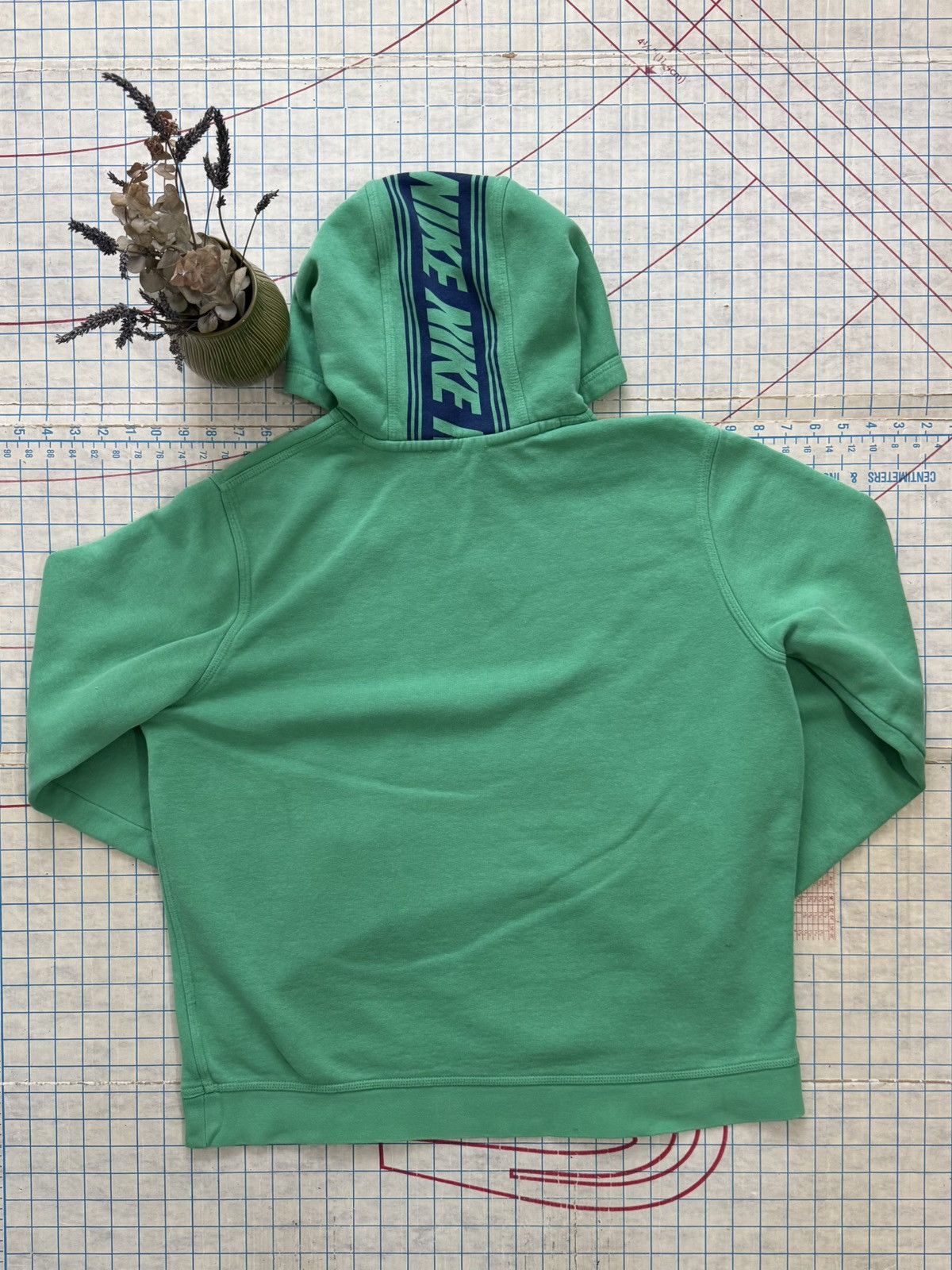 Nike × Vintage Vintage Y2K Nike Spell Out Hoodie Green Fits Size XL Size US XL / EU 56 / 4 - 10 Thumbnail