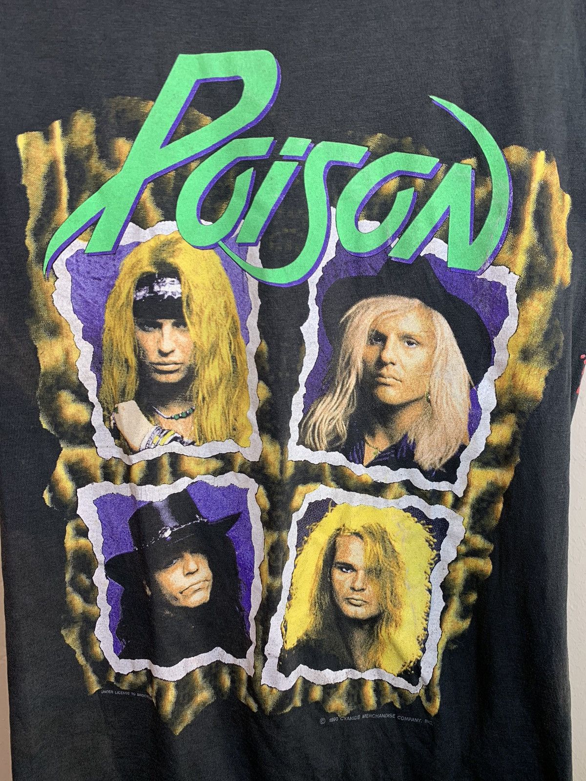 Band Tees × Vintage *RARE* Vintage 1990 Poison Flesh & Blood World Tour T-Shirt Size US S / EU 44-46 / 1 - 3 Thumbnail