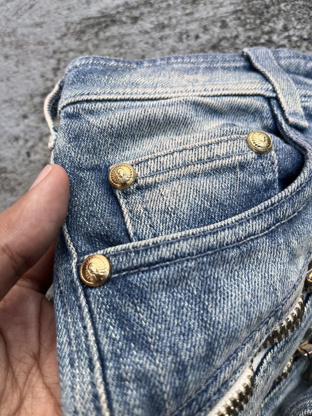 Balmain BALMAIN DENIM SHORTS PANTS Size 36" / US 14 / IT 50 - 15 Thumbnail