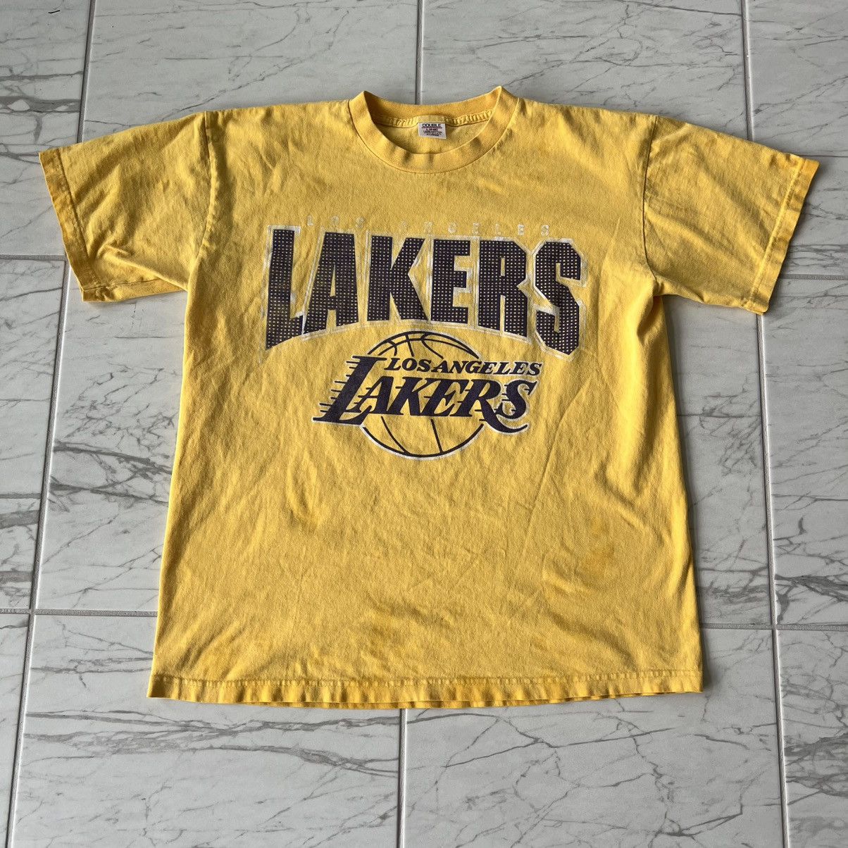 NBA Vintage Lakers Tee Size US XL / EU 56 / 4 - 1 Thumbnail