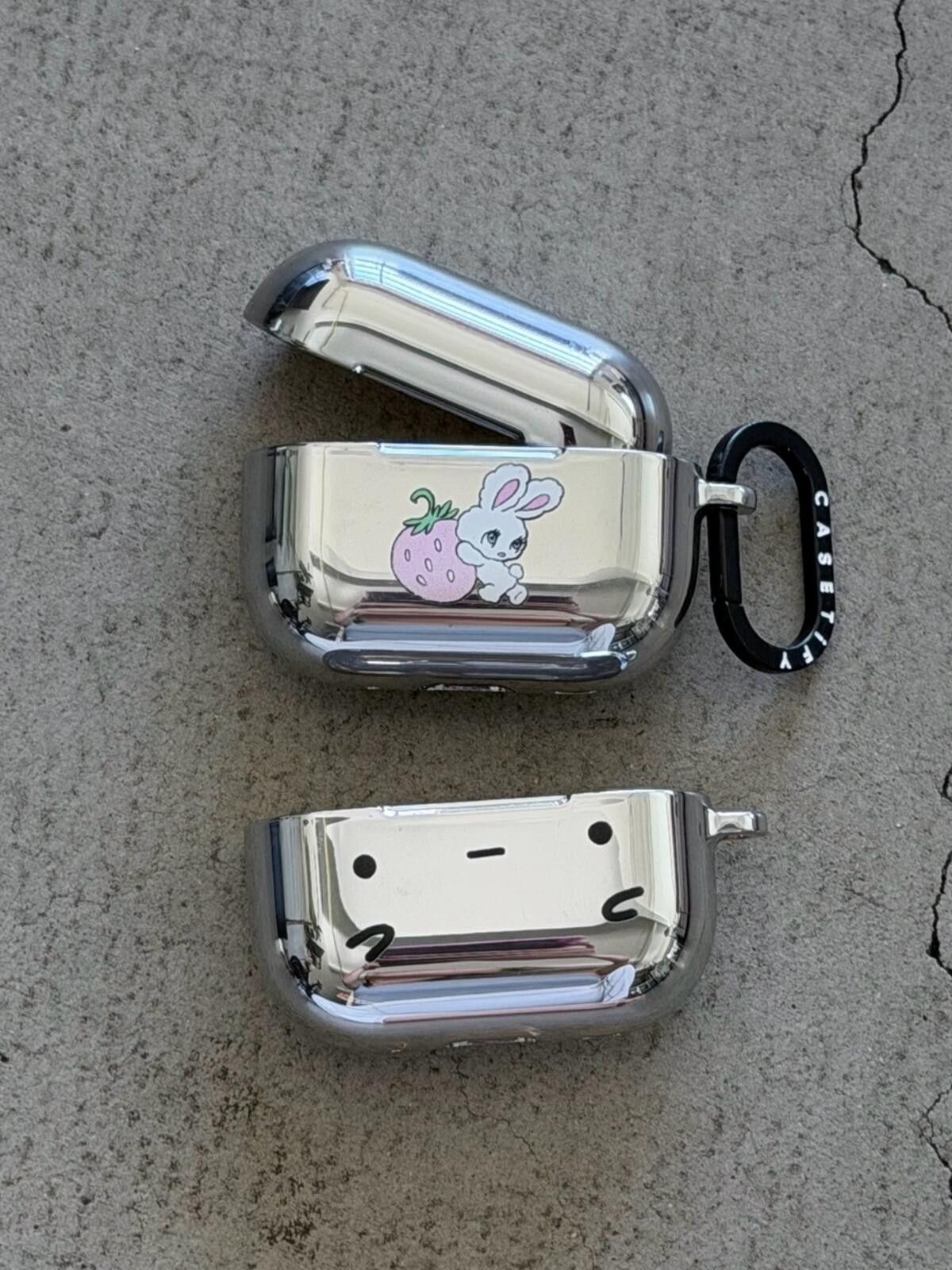 Other CASETiFY / AirPods Pro 1st Gen Case Bundle / Chrome Size ONE SIZE - 1 Thumbnail