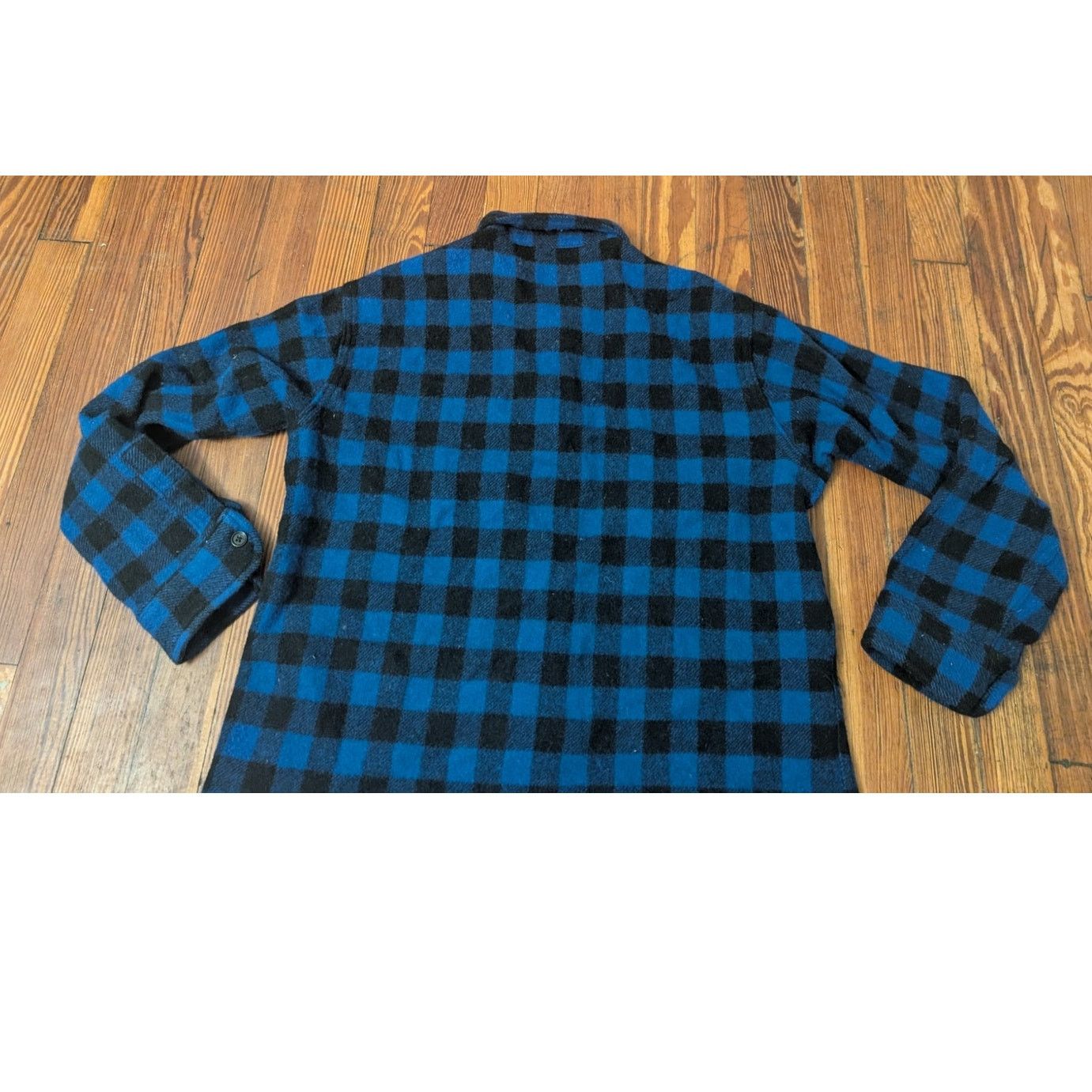 Woolrich Woolen Mills Woolrich VTG Mens Blue Plaid Wool Shirt Size Large. Size US L / EU 52-54 / 3 - 3 Thumbnail