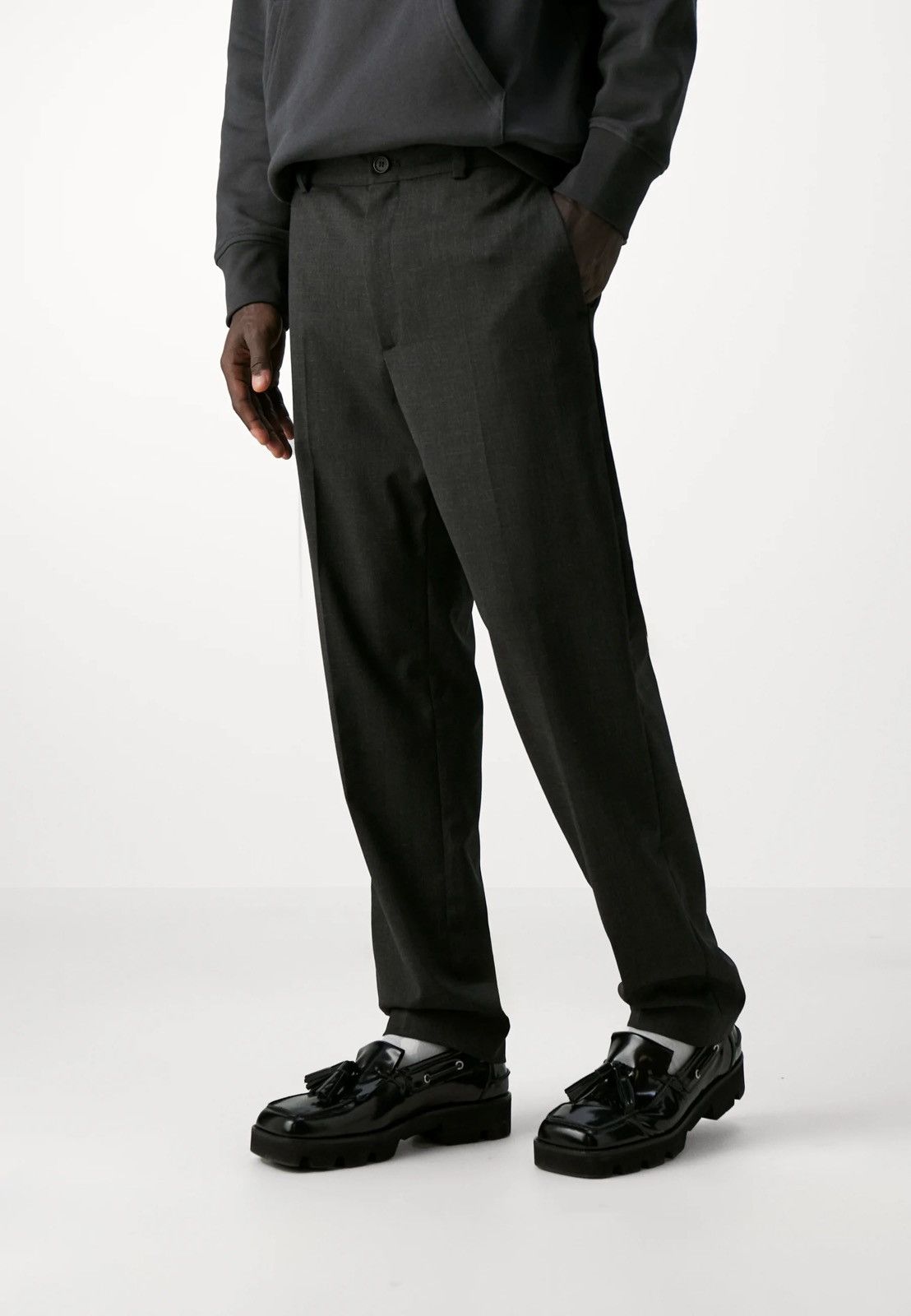 Han Kjobenhavn !DS! AW22 Han Kjobenhavn Tapered Dark Grey Trousers Size US 32 / EU 48 - 1 Thumbnail