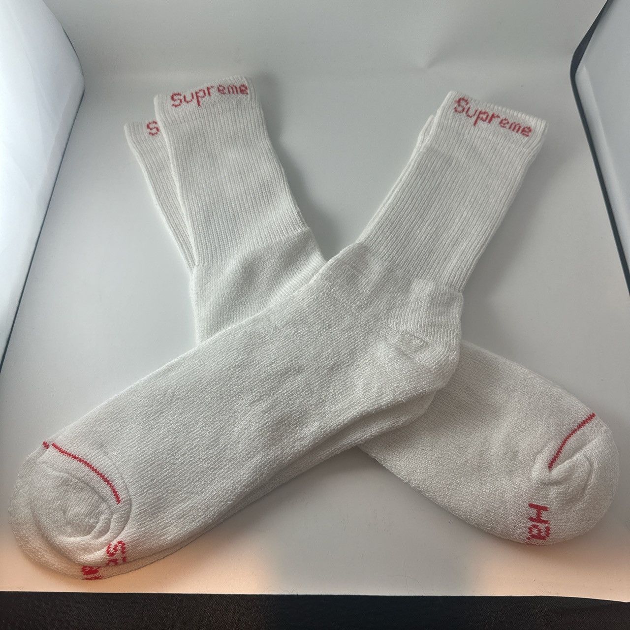 Supreme Supreme x Hanes Crew Socks (2 pairs) | Grailed