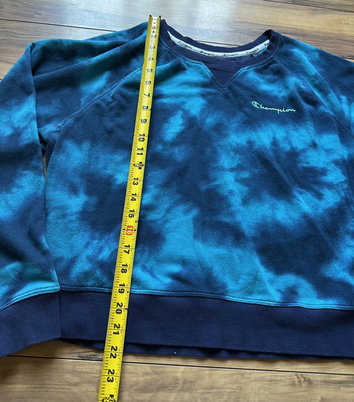 Champion Champion blue tie dye crewneck Size US XS / EU 42 / 0 - 6 Thumbnail