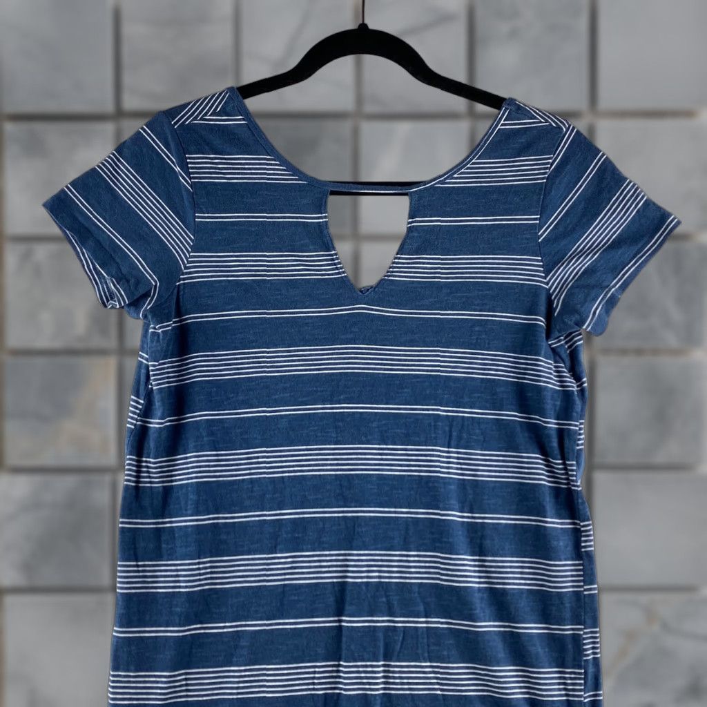 Billabong Billabong Shirt Womens M Blue Striped Cap Sleeve Soft Knit Casual Regular Color Blue Logo Accents Modern Weekend Style Mens? Size M / US 6-8 / IT 42-44 - 1 Thumbnail