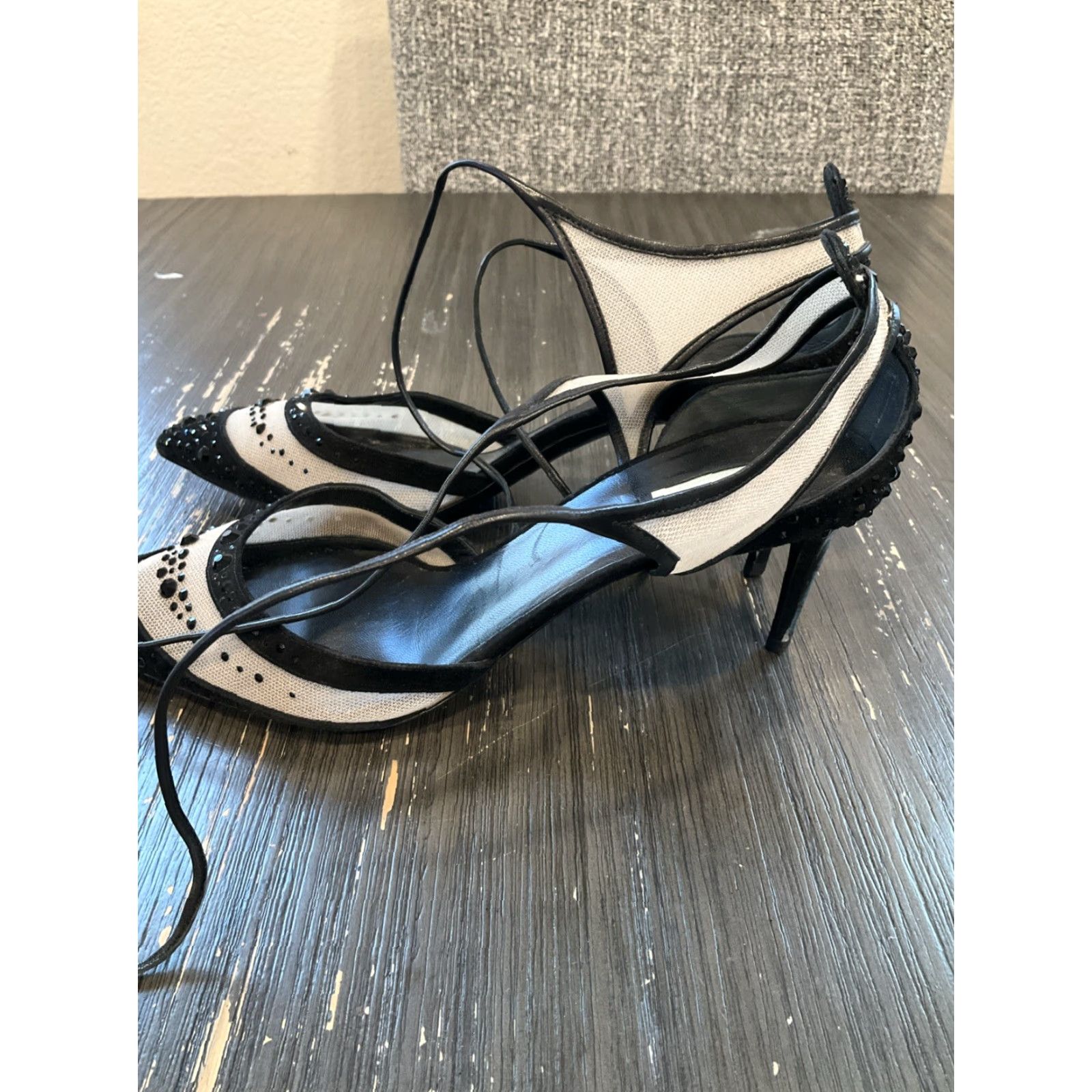 Giorgio Armani Giorgio Armani Black Leather Lace Pump Womens Size 39.5 9.5 Stiletto Almond Toe Patent Leather White Stitch Size US 10 / IT 40 - 4 Thumbnail