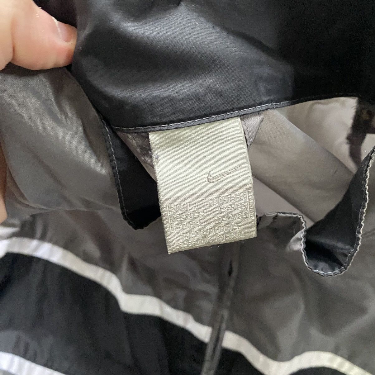 Nike Vintage Nike Track Jacket Full Zip Large Y2K 90s Swoosh Size US XL / EU 56 / 4 - 6 Thumbnail