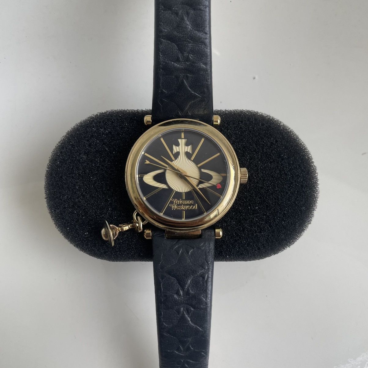 Vivienne Westwood Vivienne Westwood ORB with Gold Tone Round Case Watches Size ONE SIZE - 4 Thumbnail