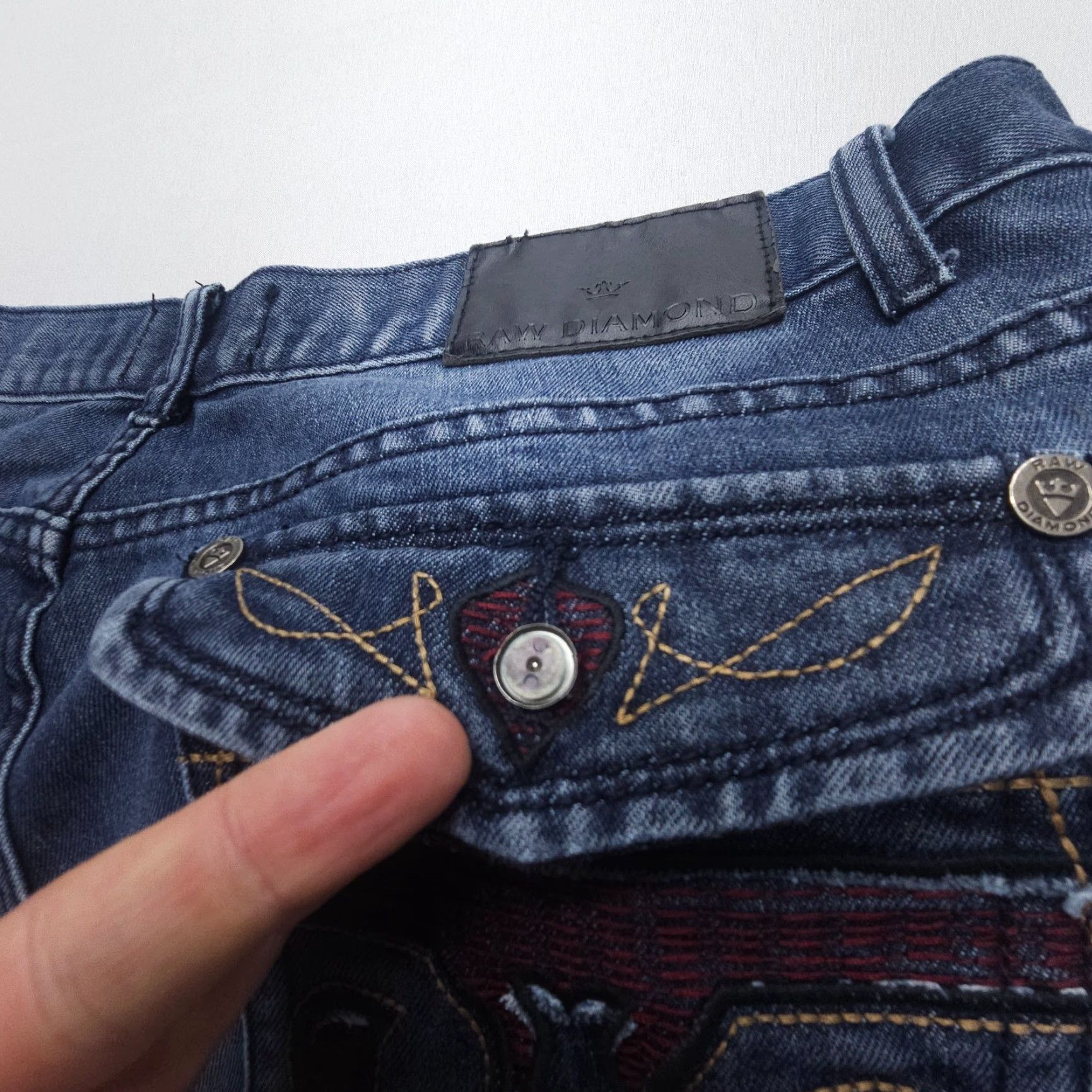 Vintage Raw Diamond Jeans Mens 36x32 Straight Dark Wash Embroidered 5-Pocket Denim Zip Blue Intl? Size US 36 / EU 52 - 6 Thumbnail