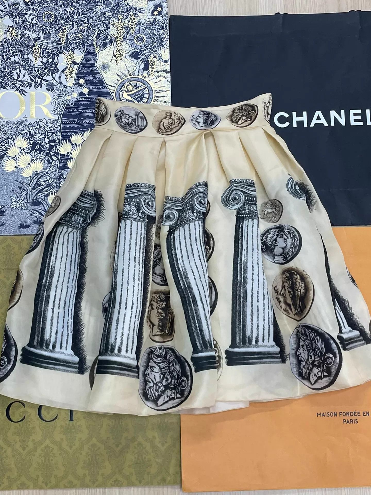 Dolce & Gabbana Dolce&Gabbana Light Yellow Printed Pleated Skirt 40 Size 27" / US 4 / IT 40 - 1 Thumbnail