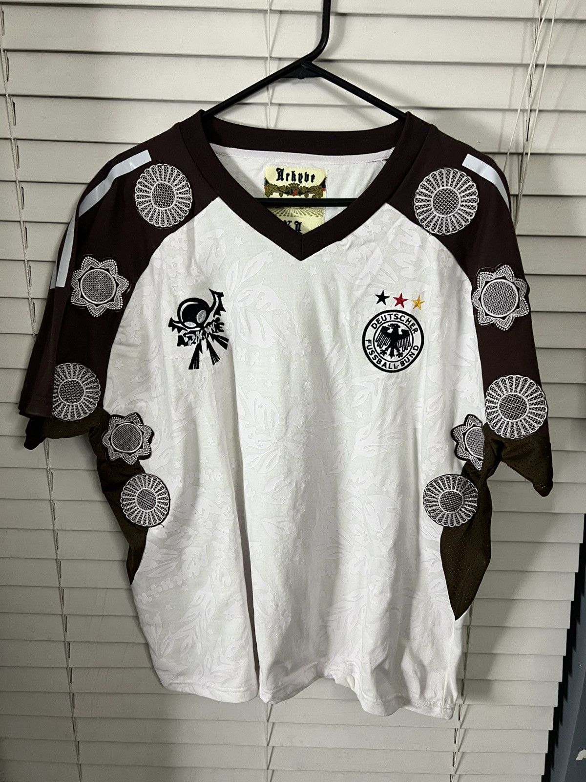 Designer Arkyve floral style soccer jersey Size US XL / EU 56 / 4 - 1 Thumbnail