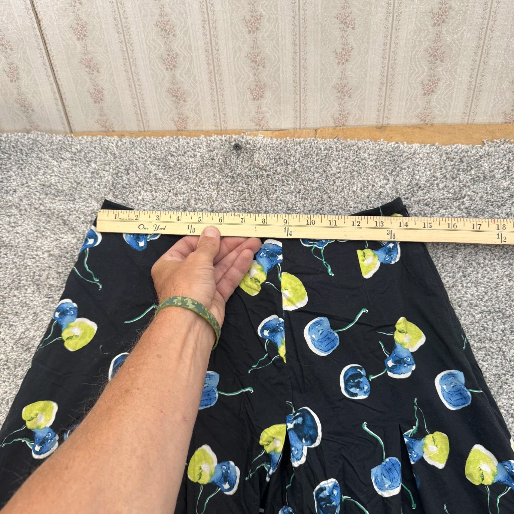 Vintage Eva Franco Skirt Womens 8 Black Blue Yellow Cherry Print Midi Lined Cotton Size 30" / US 8 / IT 44 - 2 Thumbnail