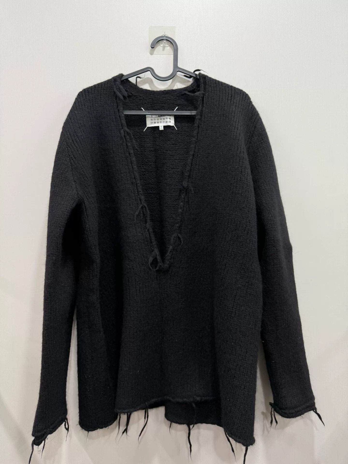 Maison Margiela Maison Margiela Black Knit Sweater L Size US L / EU 52-54 / 3 - 1 Thumbnail